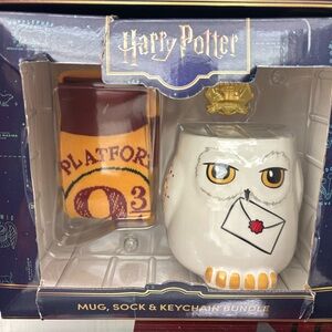 Harry Potter Hedwig Mug, Sock & Keychain Bundle.
